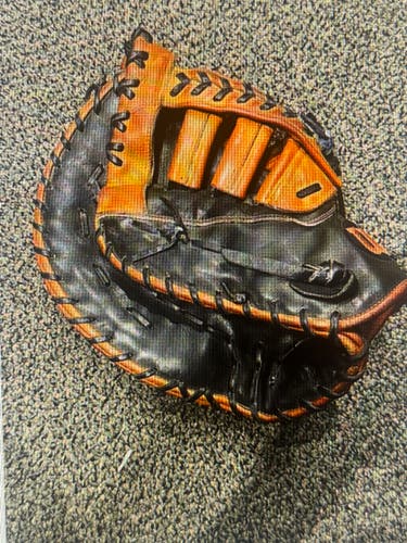 Used Wilson A2000 Left Hand Throw First Base Baseball Glove 12"