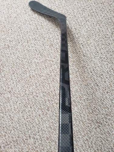 PRO Hockey Stick: Left 85 Flex Zegras Curve