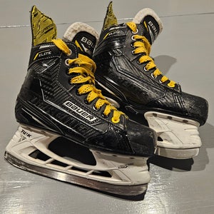 Used Junior Bauer Supreme Hockey Skates Regular Width Size 3.5