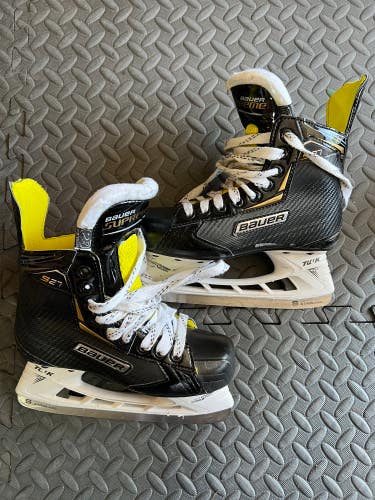 Used Bauer Supreme S27 Hockey Skates Regular Width Size 2.5