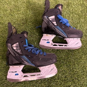 True TF7 Hockey Skates | Junior 3.5 | Regular