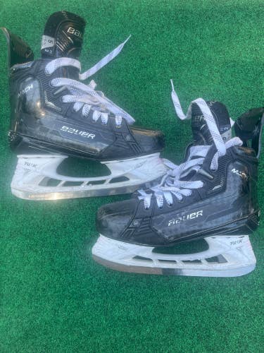 Used Intermediate Bauer Supreme Mach Hockey Skates Size 5 (Fit:2)