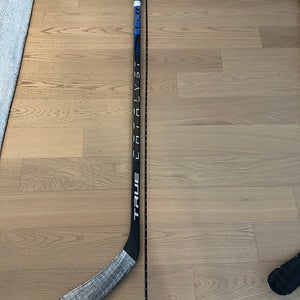 Used True Right Handed Mid Pattern Pro Stock Catalyst 9X Hockey Stick