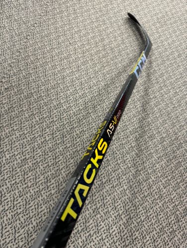 CCM Tacks AS-VI Pro 80 flex P28 curve right hand stick