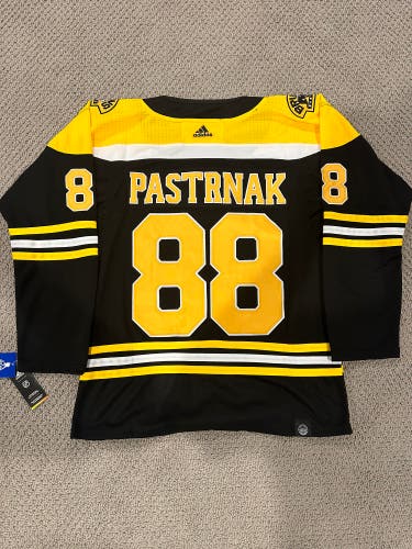 David Pastrnak Boston Bruins Home jersey size 50/medium