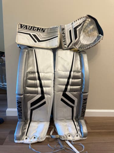 Used  Vaughn Regular Pro Stock Velocity V4 Goalie Full Set