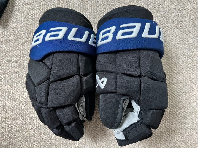 David Kampf maple leafs pro stock hockey gloves mach