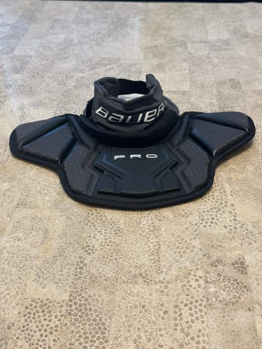 Senior Bauer pro Neck guard