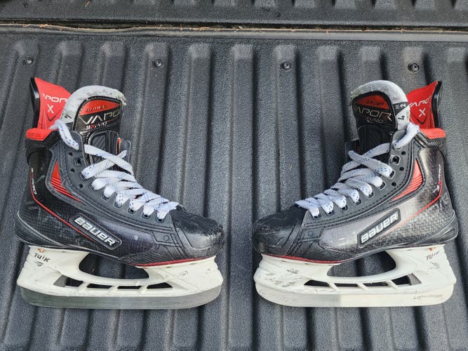 Used Intermediate Bauer Vapor 3X Pro Hockey Skates Regular Width Size 4