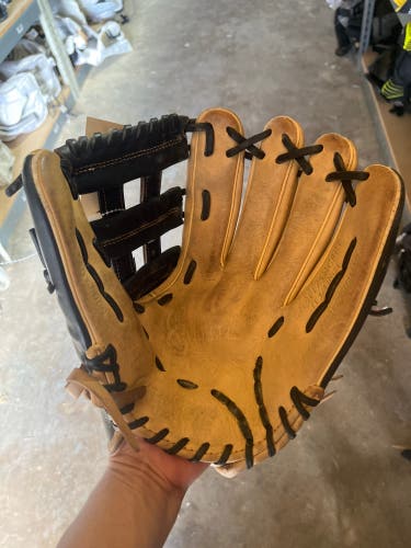 Brown Used Kid Pitch (9YO-13YO) Rawlings Gold Glove Elite Right Hand Throw Infield Baseball Glove 11