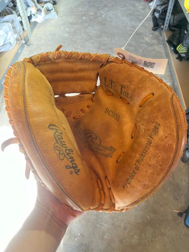 Brown Used Kid Pitch (9YO-13YO) Rawlings RCM33 Right Hand Throw Catcher's Baseball Glove 33"