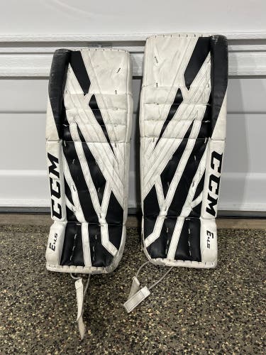 Hockey goalie leg pads