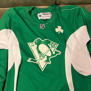Green Pittsburgh Penguins, Reebok St. Patrick’s Day jersey size large