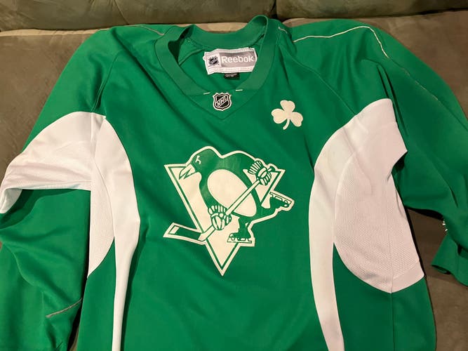 Green Pittsburgh Penguins, Reebok St. Patrick’s Day jersey size large