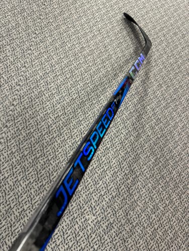 CCM Blue Jetspeed FT7 Pro 40 flex P28 curve right hand stick