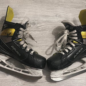 Bauer Supreme 3S Hockey Skates - Youth Size 12.5 (Regular Width)