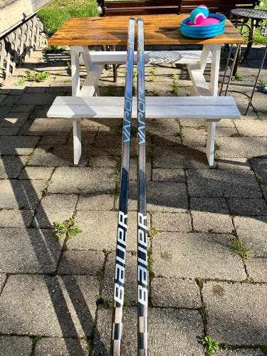 Used Senior Bauer Right Handed P28 Vapor Hyperlite Hockey Stick