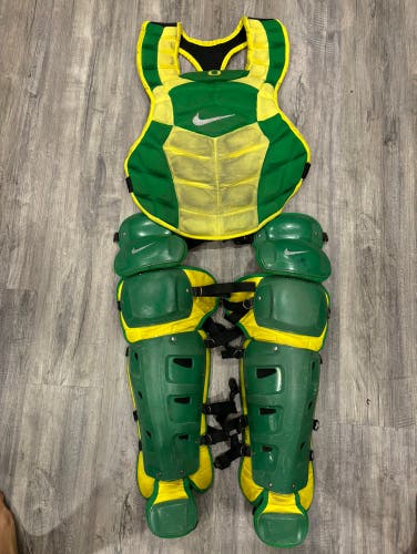 Nike College Pro Issue Oregon Catchers Gear (Chest Protector & Leg Guards) Rare