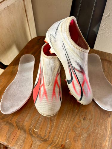 Puma Ultra Match youth Soccer cleats Sz 1.5