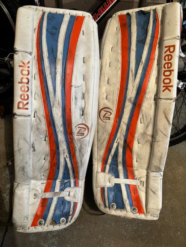 Reebok 18k goalie Pads And Gloves