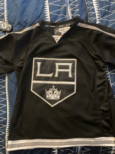 Black Used Men's LA Kings Reebok Jersey