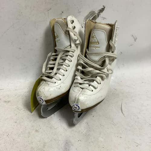 Used Jackson Mystique Senior 4 Women's Figure Skates