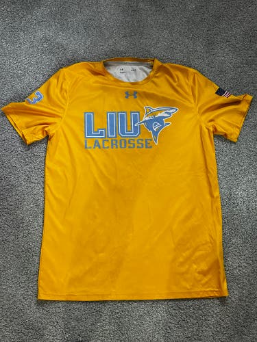 LIU lacrosse team issued shirt Size L