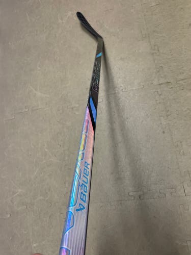 Used Intermediate Bauer Left Hand P28 Nexus Tracer Hockey Stick