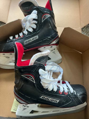 Bauer Vapor X500 Skates Size 4