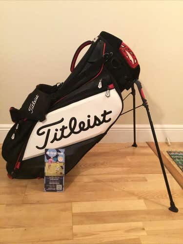 Titleist Stand Golf Bag with 4-way Dividers & Rain Cover