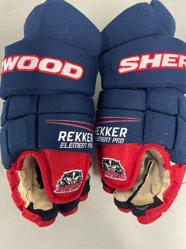 Nearly NEW Brock Badgers Sherwood 14” gloves