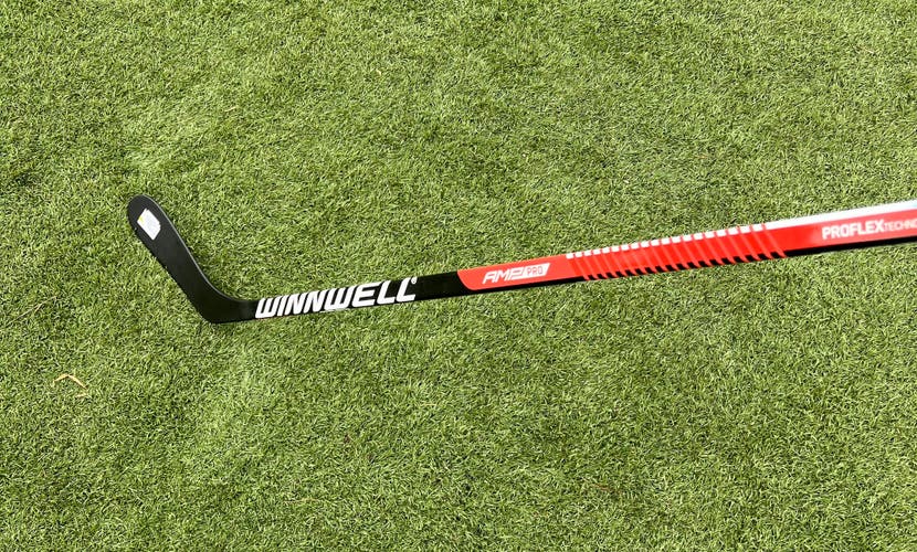 Brand New Winnwell Amp Pro Right Hand 30 Flex PS-119 Curve Hockey Stick (Check Description)