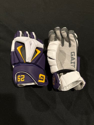 Brand New UAlbany Team Issued Gloves