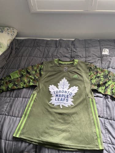 Leafs Military night practice Jersey Sz 46