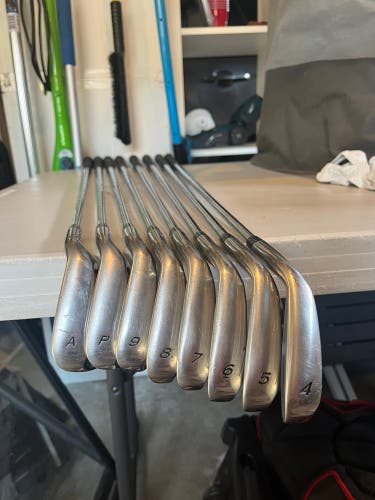 Taylormade r7 Iron Set 4-AW