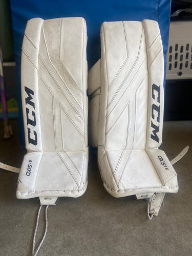 CCM Axis 1.5 26+1 leg pads