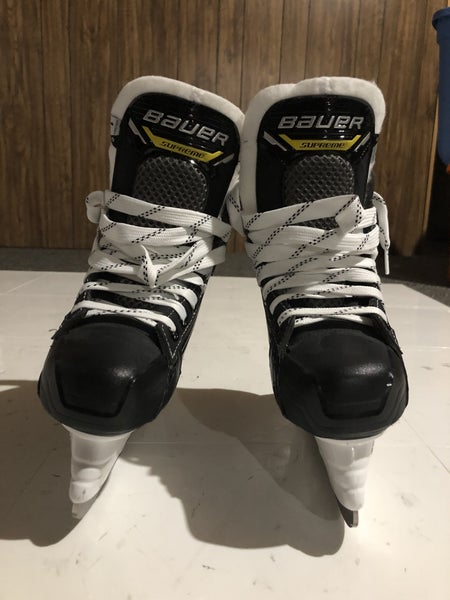 Used Junior Bauer Supreme M1 Hockey Skates Regular Width Size 1.5