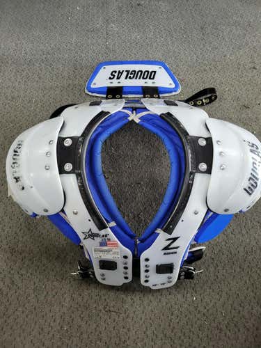 Used Douglas Z-25 Adult Shoulder Pads Md Football Shoulder Pads