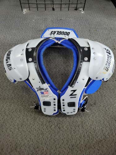 Used Douglas Z-25 Adult Shoulder Pads Md Football Shoulder Pads