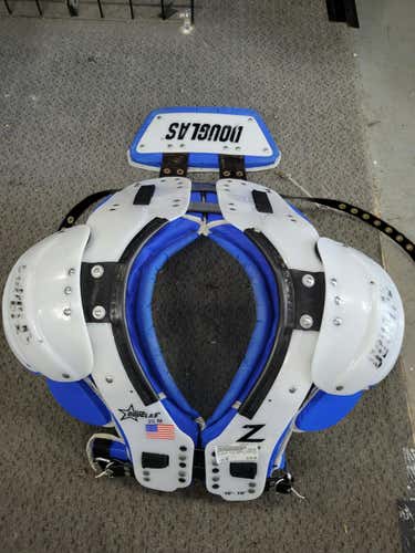 Used Douglas Z-25 Adult Shoulder Pads Md Football Shoulder Pads