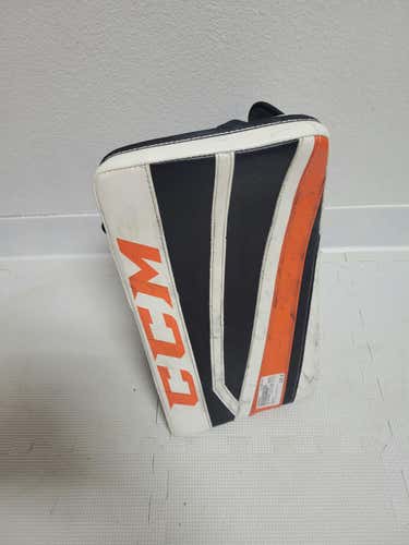 Used Ccm Extreme Flex 860 Regular Goalie Blockers