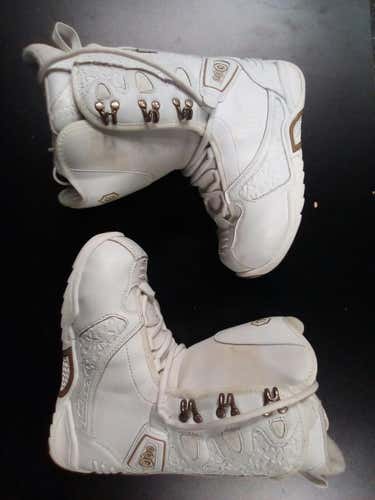 Used Ltd Snow Senior 6 Snowboard Womens Boots