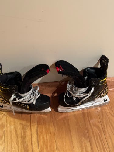 Ccm custom AS3 pro skates