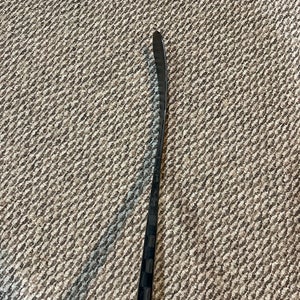 New Senior True HZRDUS 9X4 Hockey Stick Right Handed