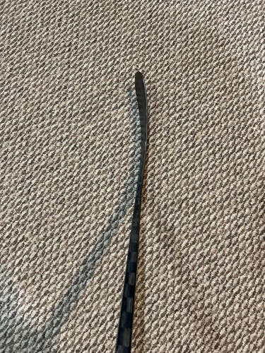 New Senior True HZRDUS 9X4 Hockey Stick Right Handed