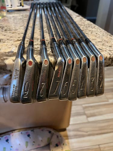 Wilson Staff Right Handed 9 Pieces Dyna-Power Iron Set