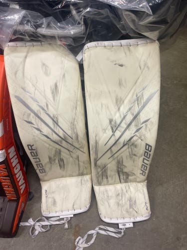 Used White Hyperlite Goalie Pads - Large 35+