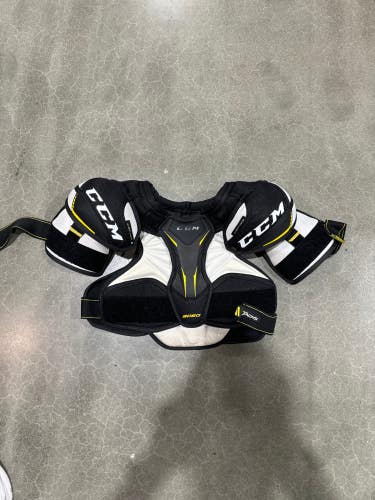 Used Small Junior CCM Tacks 9060 Shoulder Pads