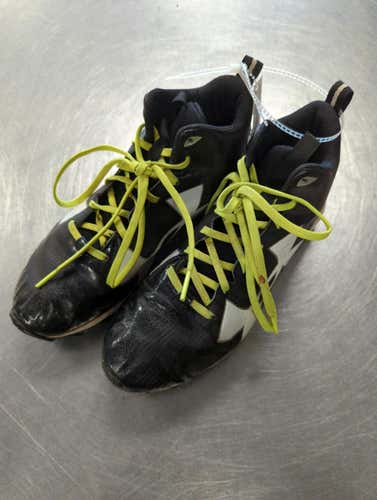 Used Under Armour Junior 05.5 Football Cleats