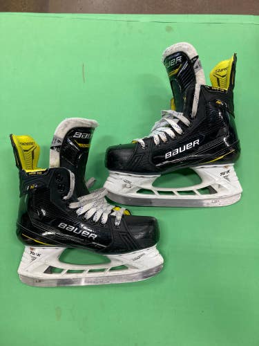 Used Senior Bauer Supreme M4 Hockey Skates Size 6